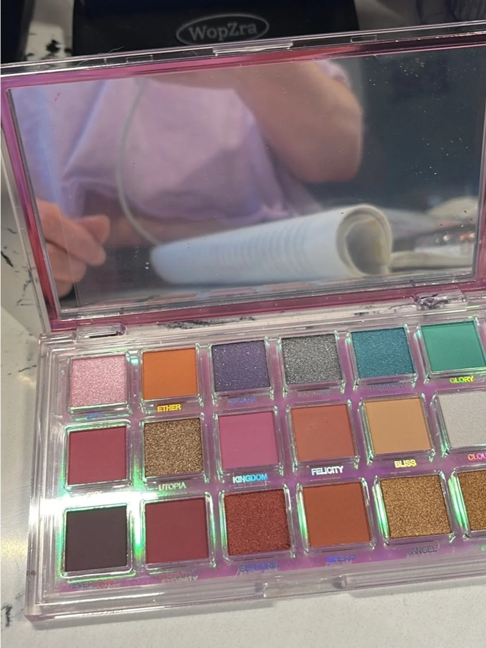 AMUSE HEAVEN Iridescent Eyeshadow Palette - Multicolor